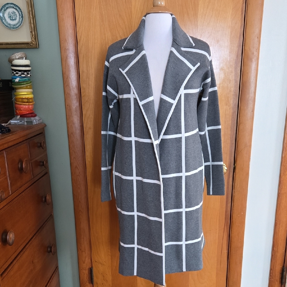 Gray and White Grid Pattern Cardigan
